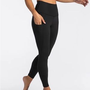 🖤BYLT premium essential leggings🖤
